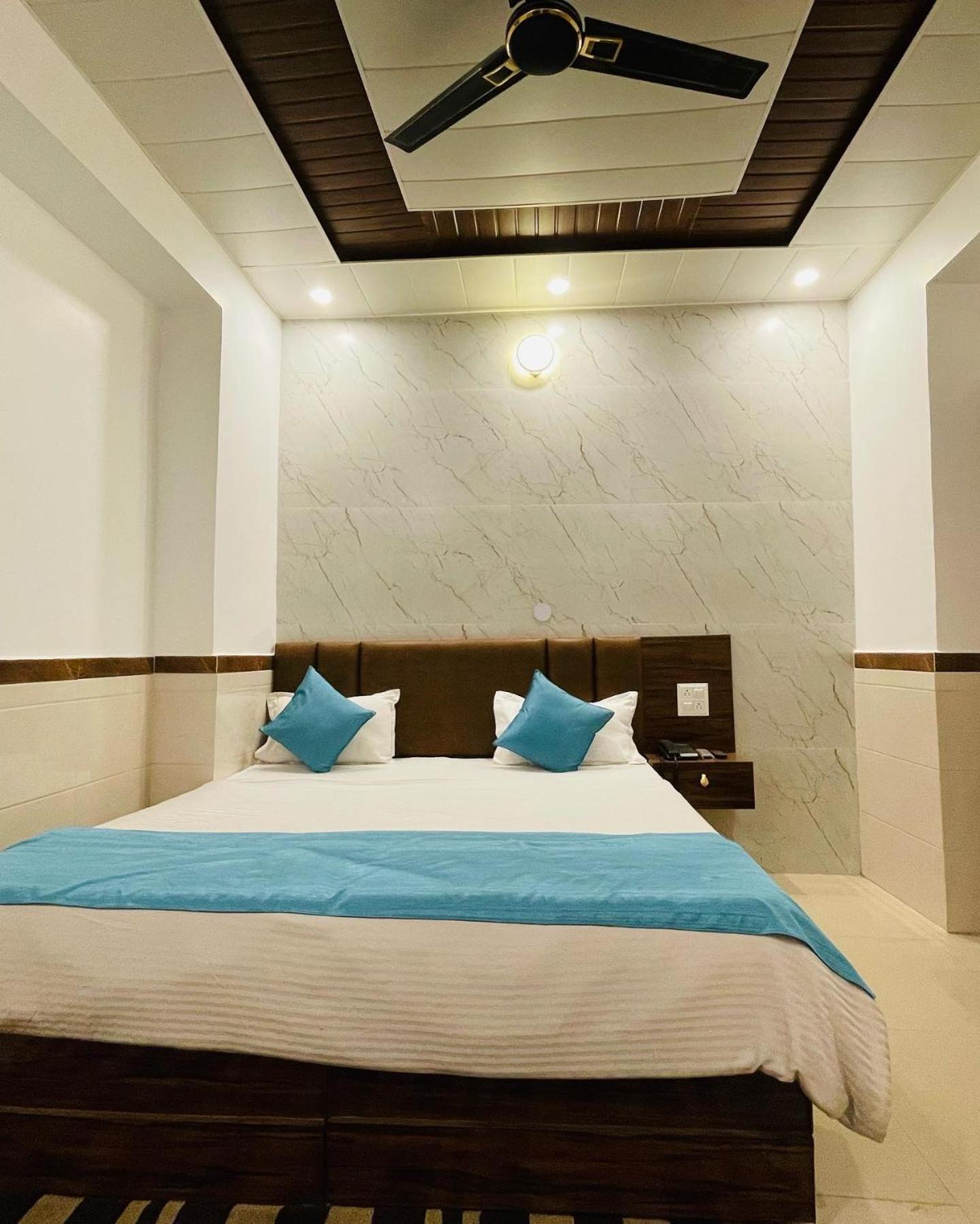 לקנאו Hotel Dileep42 מראה חיצוני תמונה