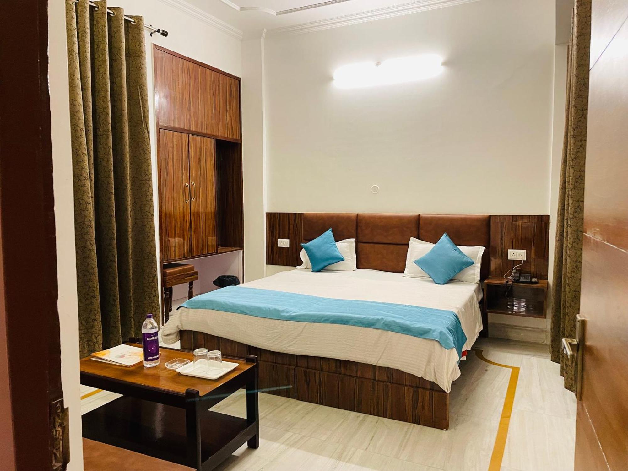 לקנאו Hotel Dileep42 מראה חיצוני תמונה