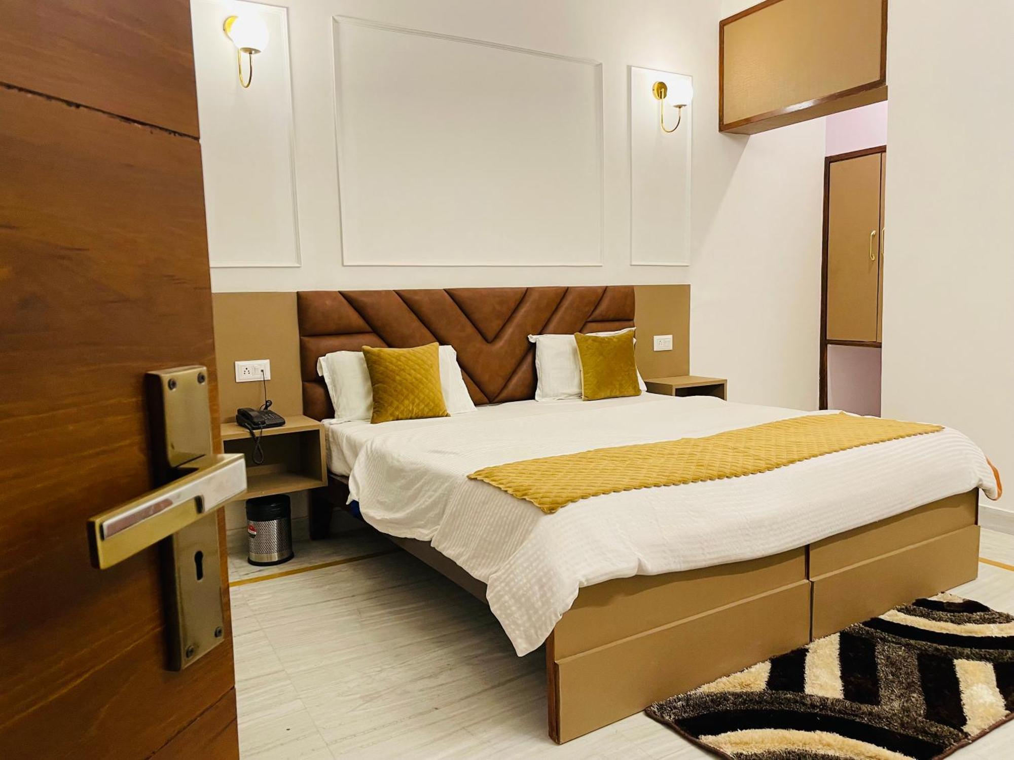 לקנאו Hotel Dileep42 מראה חיצוני תמונה